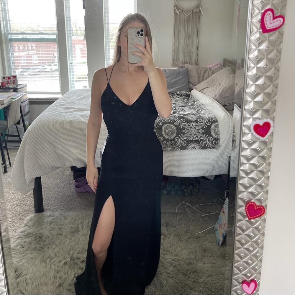 Windsor formal dress, worn once and in perfect condition. size small, fits 2-4